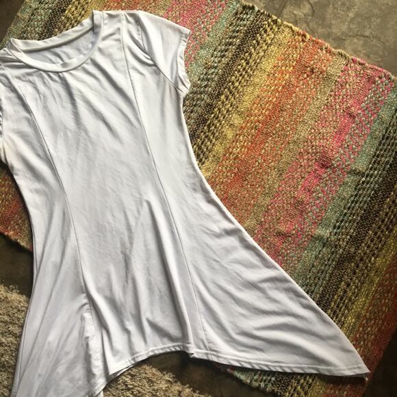 BOOHOO • White Stretchy Basic Tunic Waterfall Top - Picture 1 of 2